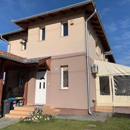 Airport Road/Repter Koezeli Haz Privat Parkoloval Διαμέρισμα Βουδαπέστη Εξωτερικό φωτογραφία